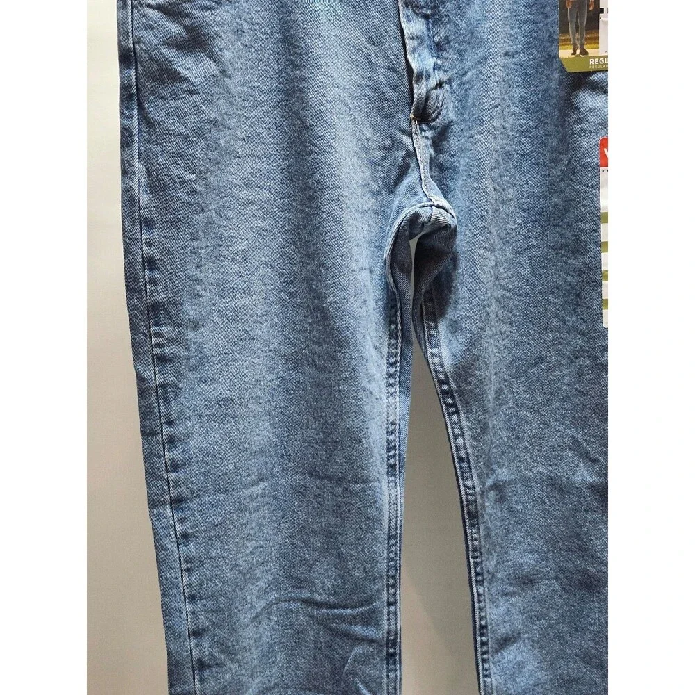 Wrangler Regular Fit Jeans – Men’s 34x30 Light Wash.      #101
